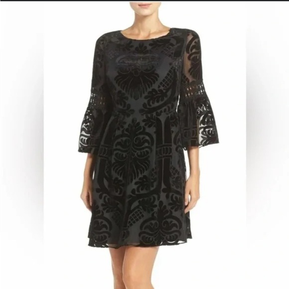 Eliza J. Bell Sleeve Velvet Dress - Picture 2 of 10